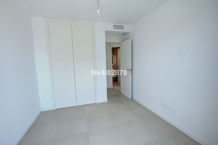 Image No.30-3 Bed Property for sale