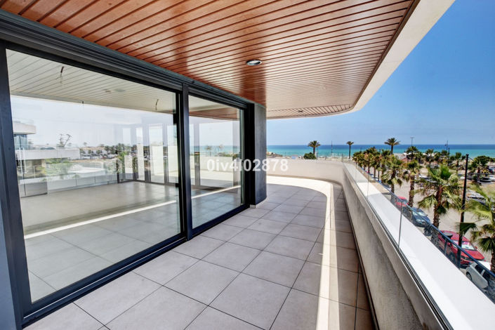 Image No.44-3 Bed Property for sale