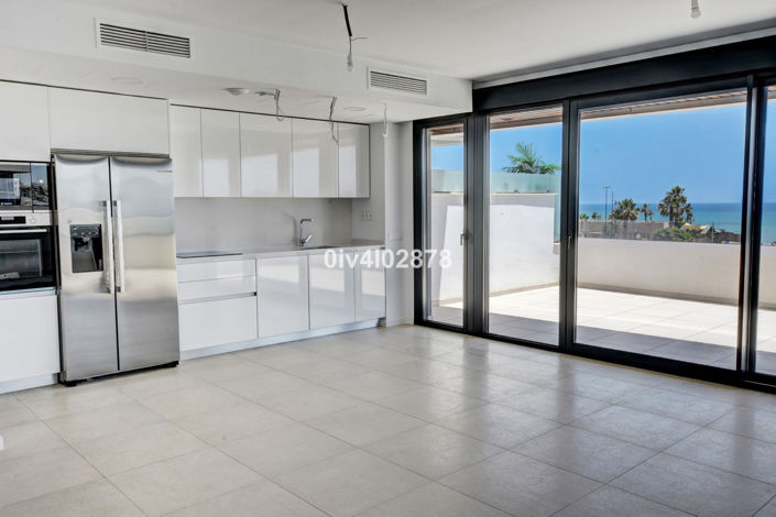 Image No.8-3 Bed Property for sale