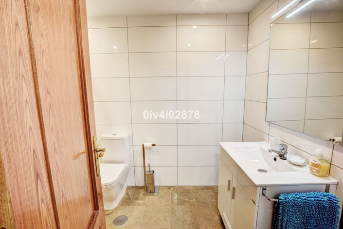 Image No.25-1 Bed Property for sale