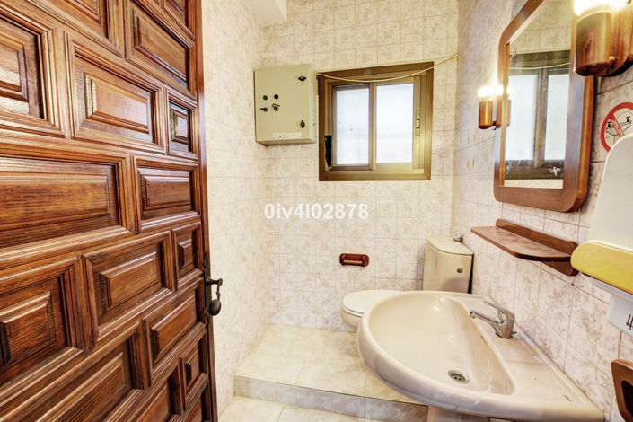 Image No.19-7 Bed Property for sale