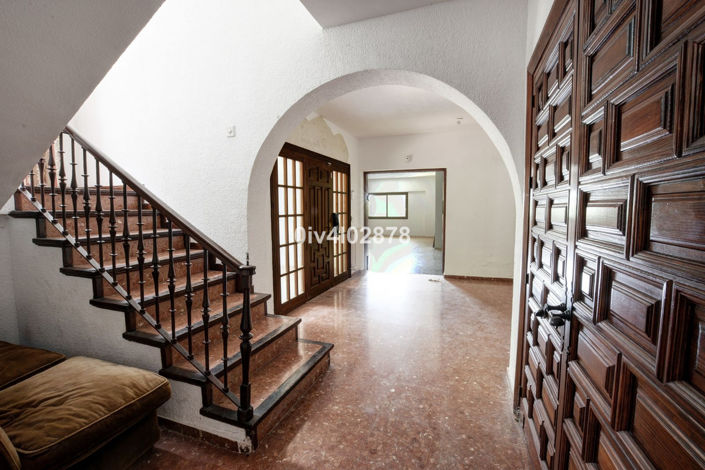 Image No.20-7 Bed Property for sale
