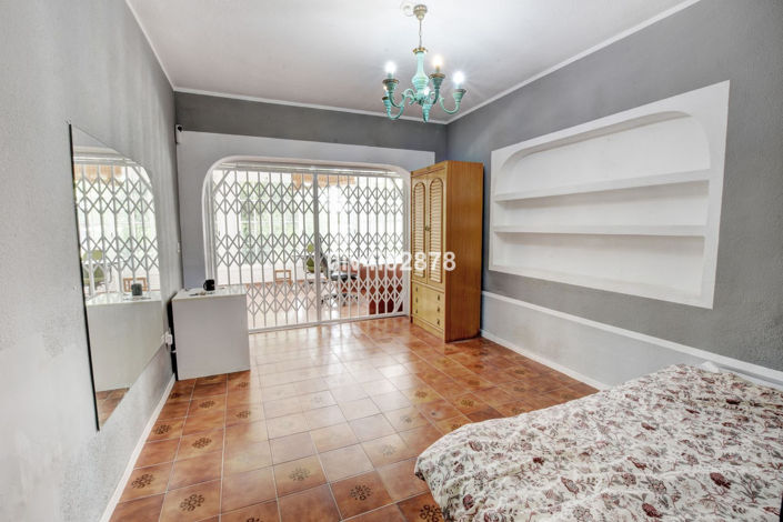 Image No.21-7 Bed Property for sale