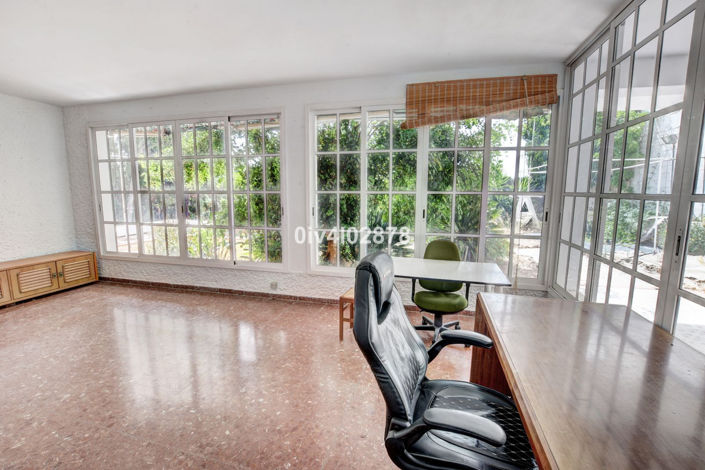 Image No.22-7 Bed Property for sale