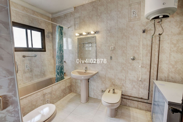 Image No.25-7 Bed Property for sale