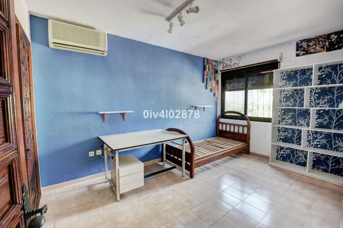 Image No.27-7 Bed Property for sale