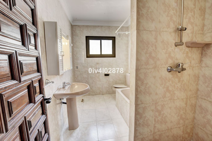 Image No.28-7 Bed Property for sale