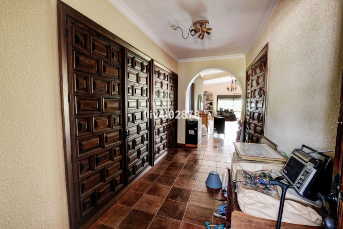 Image No.31-7 Bed Property for sale