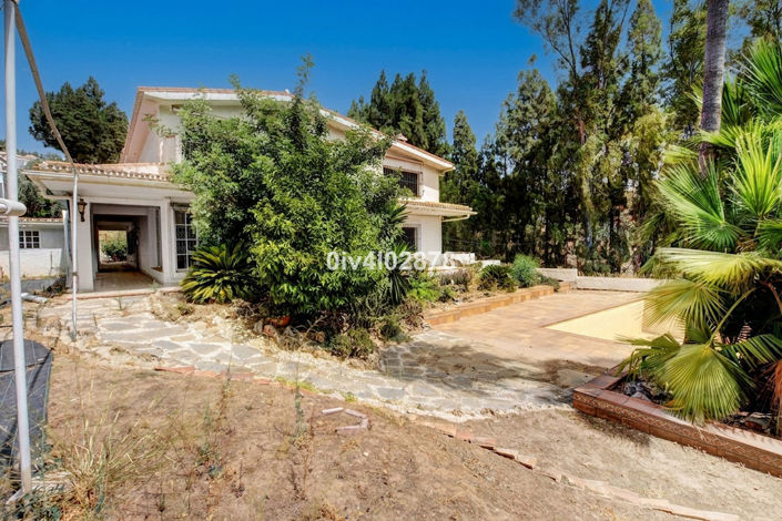 Image No.40-7 Bed Property for sale