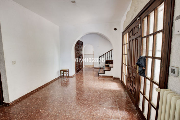 Image No.9-7 Bed Property for sale