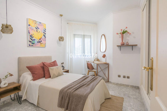 Image No.10-3 Bed Property for sale