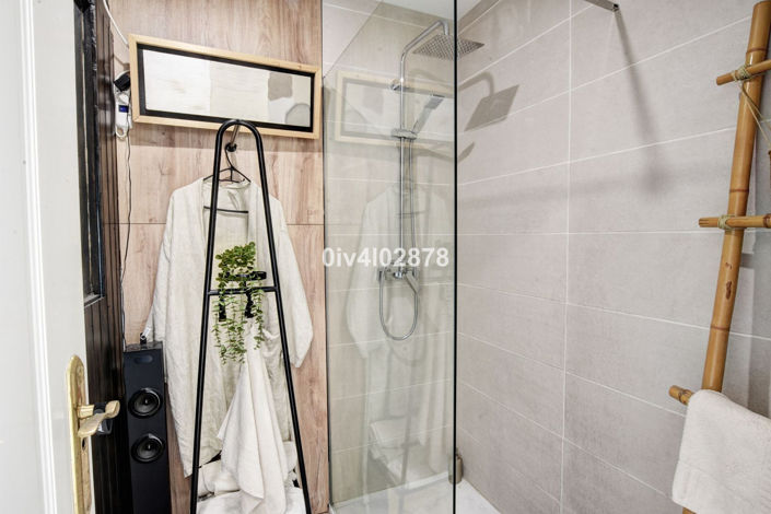 Image No.25-4 Bed Property for sale