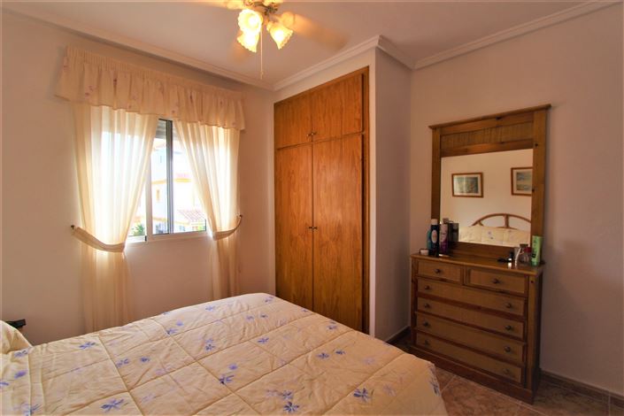 Image No.11-2 Bed Townhouse for sale