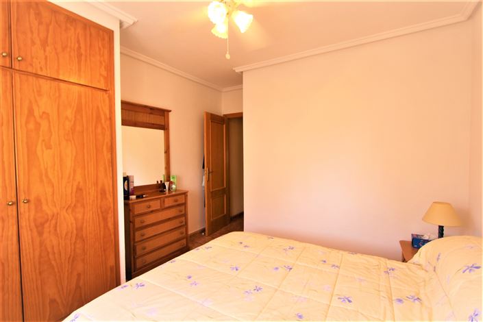 Image No.12-2 Bed Townhouse for sale