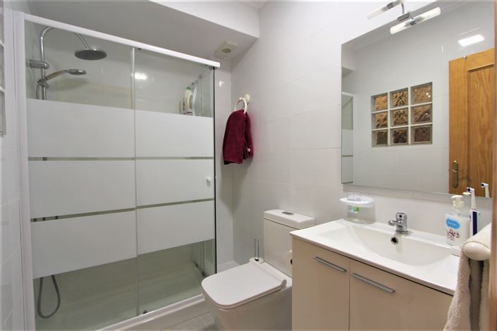 Image No.13-2 Bed Townhouse for sale