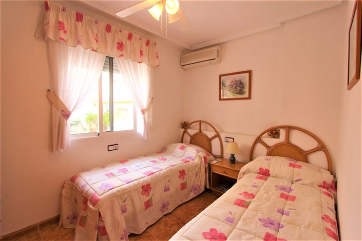 Image No.15-2 Bed Townhouse for sale