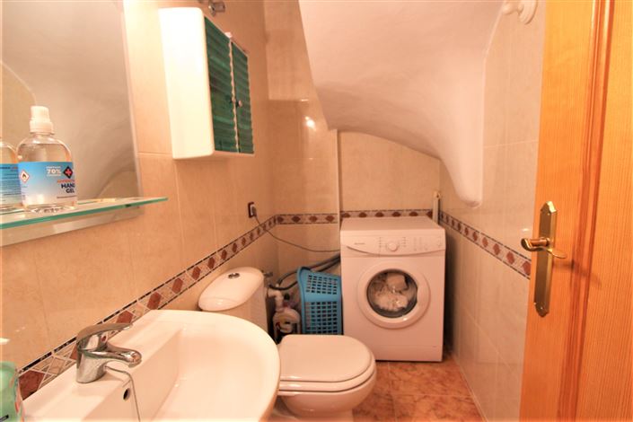 Image No.5-2 Bed Townhouse for sale