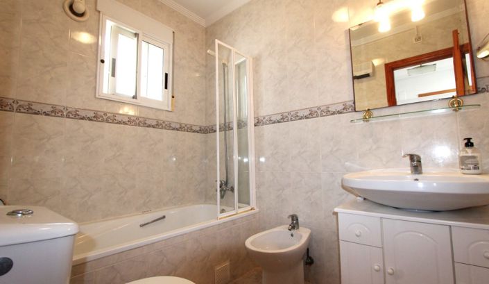 Image No.12-3 Bed Villa for sale