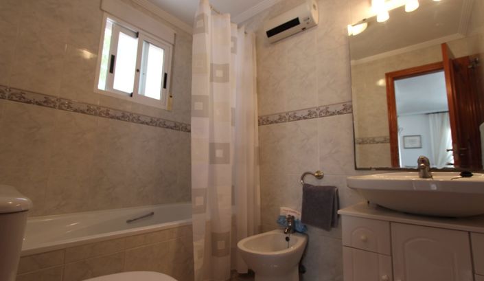 Image No.8-3 Bed Villa for sale