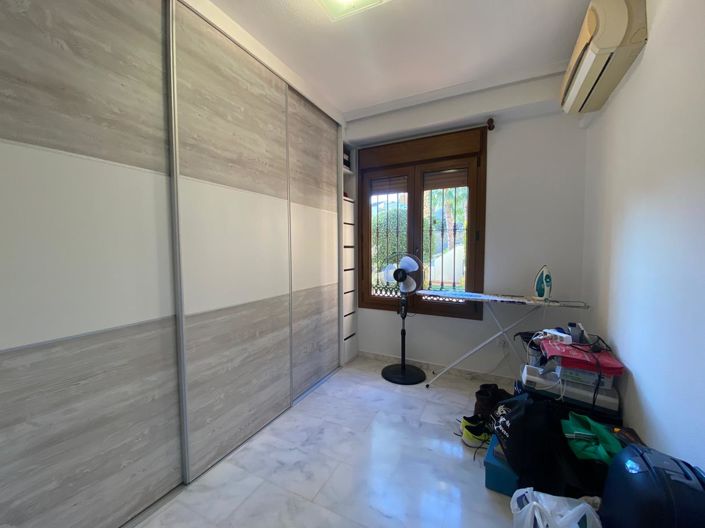 Image No.12-3 Bed Townhouse for sale