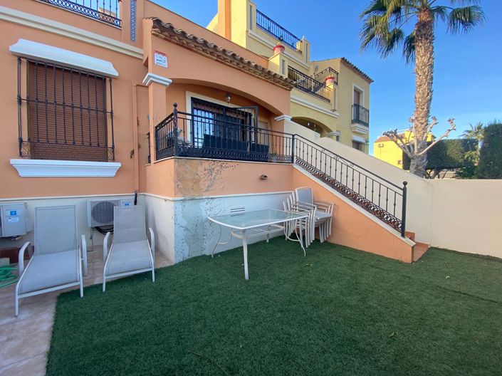 Image No.21-3 Bed Townhouse for sale