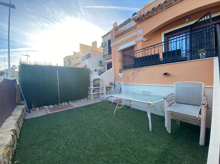 Image No.22-3 Bed Townhouse for sale