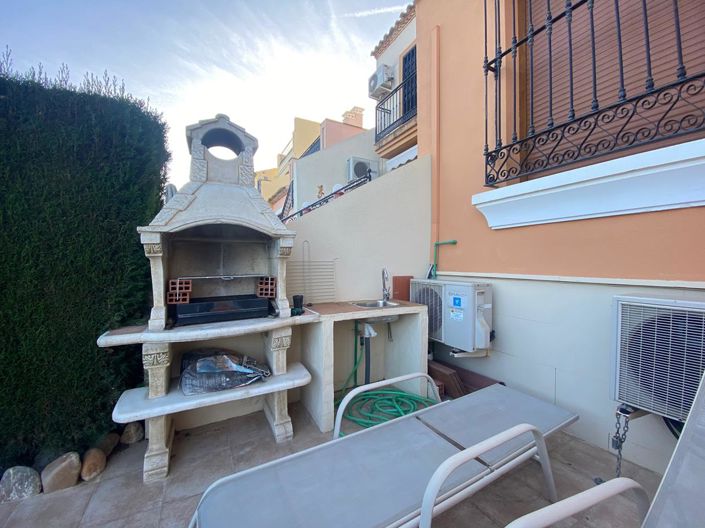 Image No.25-3 Bed Townhouse for sale