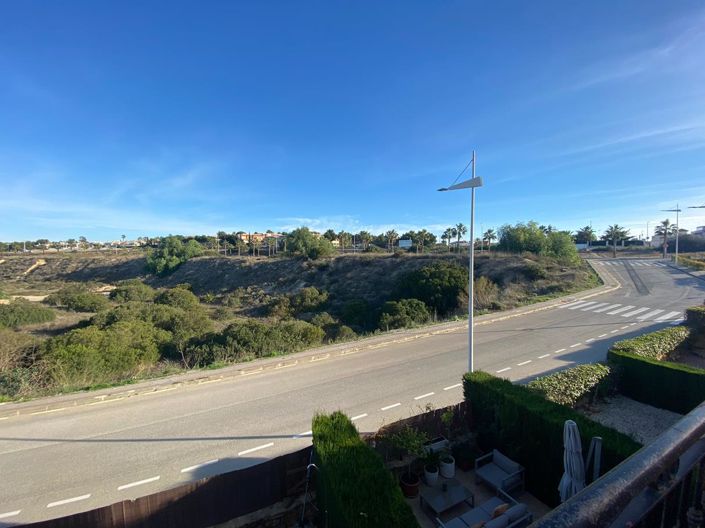 Image No.26-3 Bed Townhouse for sale