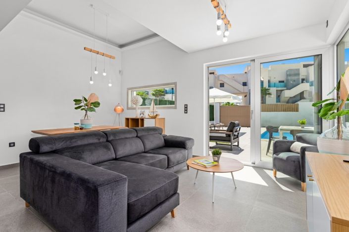 Image No.3-3 Bed Property for sale