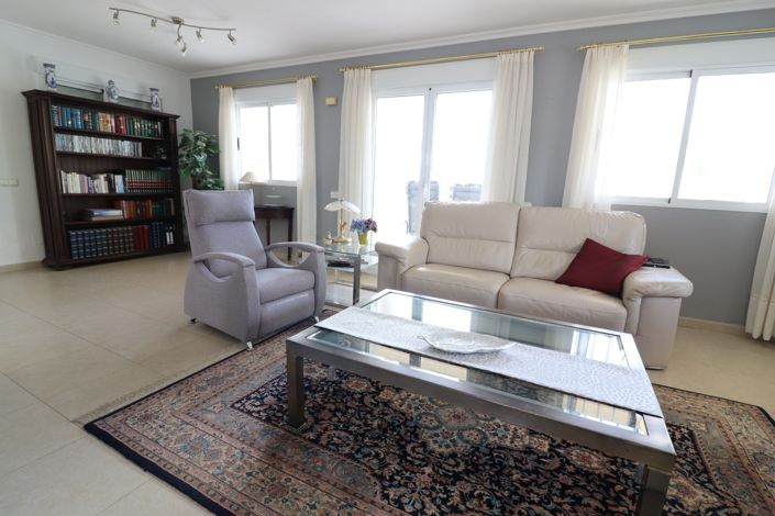 Image No.6-3 Bed Villa for sale