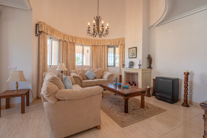 Image No.3-4 Bed Villa for sale