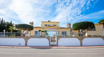 4 Bed Villa for sale