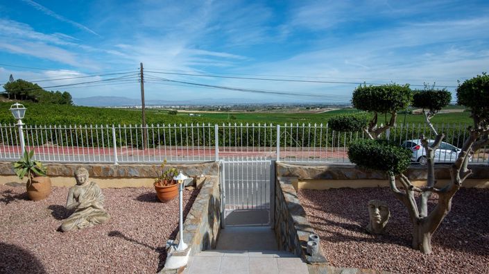 Image No.2-4 Bed Villa for sale