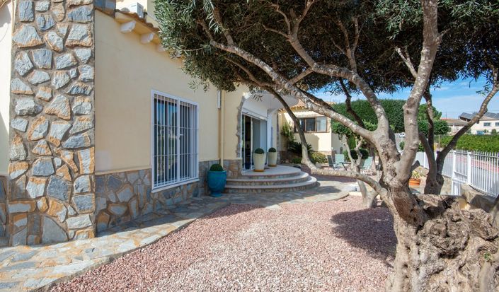 Image No.4-4 Bed Villa for sale