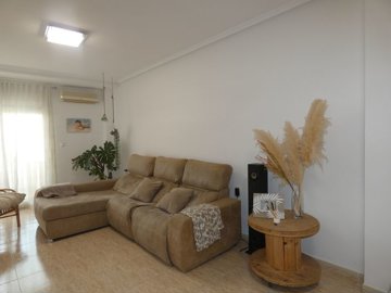 2384149135apartmentsforsaleinalgorfa27577671l