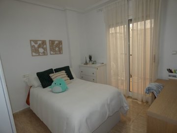 2384149135apartmentsforsaleinalgorfa27577700l