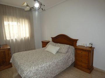 2384149135apartmentsforsaleinalgorfa27577718l