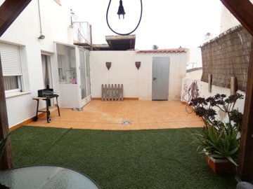 2384149135apartmentsforsaleinalgorfa27577752l