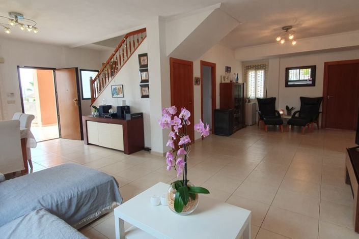 Image No.8-4 Bed Property for sale