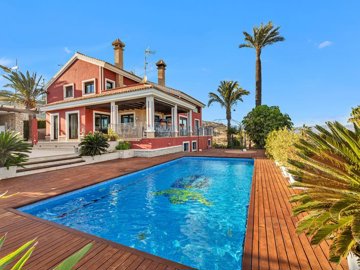 6 Bed Villa for sale
