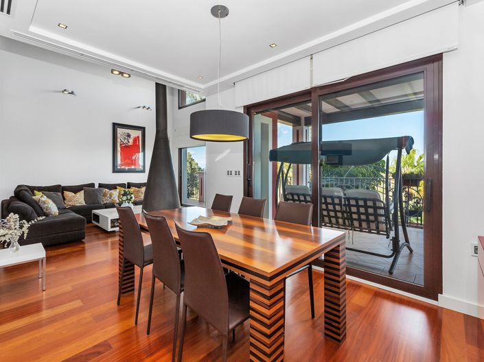 Image No.12-6 Bed Villa for sale