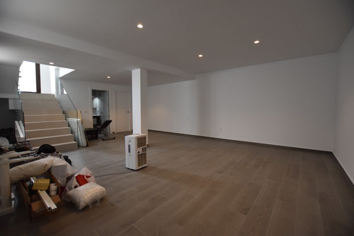 Image No.29-3 Bed Villa for sale