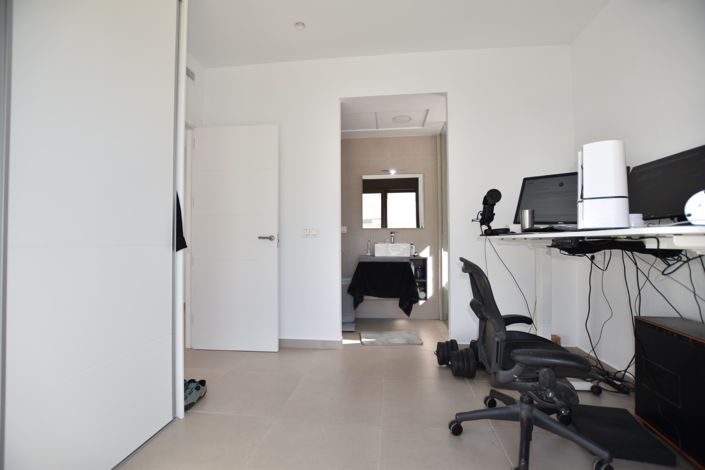 Image No.35-3 Bed Villa for sale