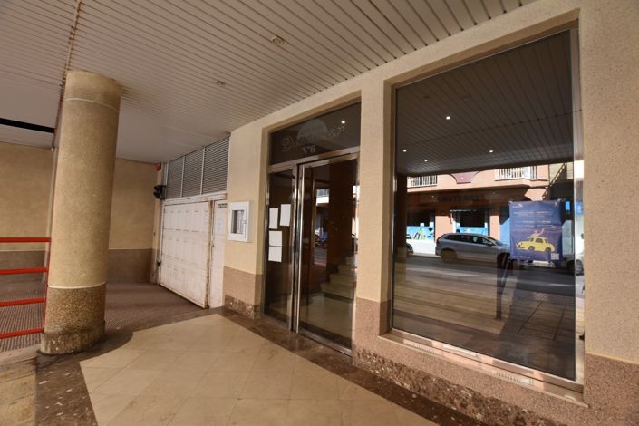 Image No.37-3 Bed Property for sale