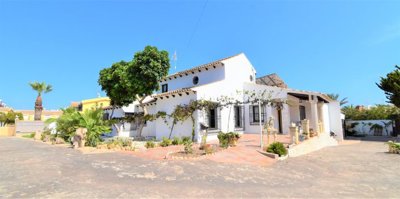 4 Bed Villa for sale