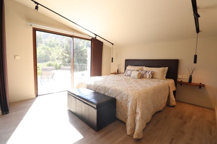 Image No.10-5 Bed Finca for sale