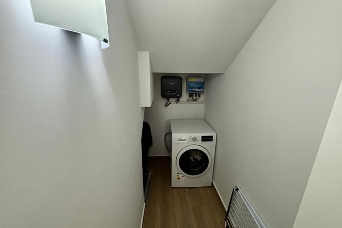 Image No.24-3 Bed Property for sale