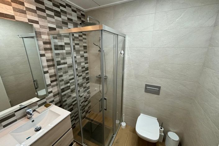 Image No.27-3 Bed Property for sale