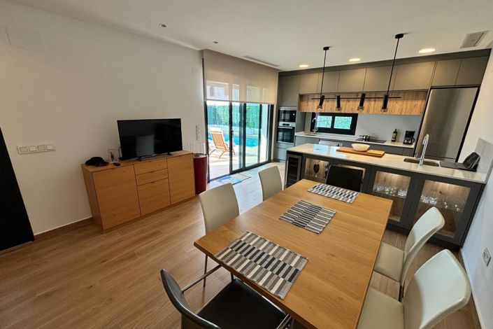 Image No.35-3 Bed Property for sale