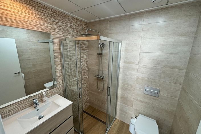 Image No.6-3 Bed Property for sale